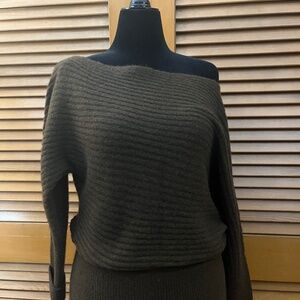 Banana Republic Cold Shoulder Sweater - Chocolate Brown - Large